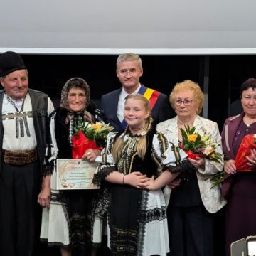 699396884_26678556391814720_3210042629479299160_n Ziua Familiei, sărbătoarea familiilor ”de aur” la Petroșani
