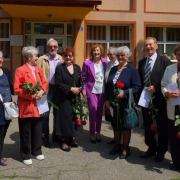 Emoționantă întâlnire de suflet a primei generații de absolvenți ai Liceului din Vulcan