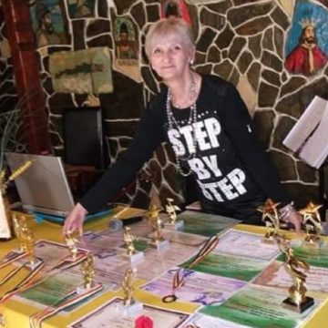 ”Vine vacanța!”, spectacol muzical-coregrafic al Cenaclului „Pas cu pas” la Palatul Cultural ”Minerul” Lupeni