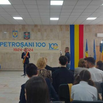 Premii pentru excelența în educație, la Petroșani