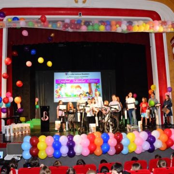 ”Trofeul Micului Cititor” a ajuns la cel mai fidel tânăr cititor de la Biblioteca județeană ”Ovid Densușianu”