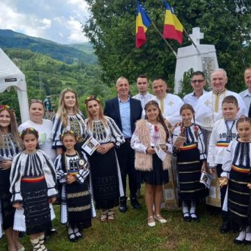 Ziua Eroilor, sărbătoare întru credință și recunoștință la Uricani