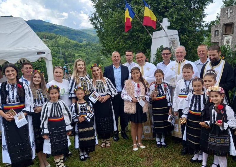 Ziua Eroilor, sărbătoare întru credință și recunoștință la Uricani