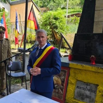 Onor Eroilor neamului românesc în comunitatea Petroșaniului