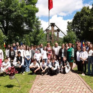 Cu credință și adânc respect pentru eroi, Petrila a celebrat Ziua Eroilor