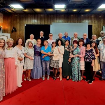 ”Arte și carte”, călătorie în universul fără margini al creației și culturii, la Petroșani