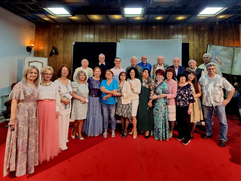 ”Arte și carte”, călătorie în universul fără margini al creației și culturii, la Petroșani