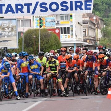 Săptămâna cicliștilor în Valea Jiului se deschide cu „Turul Văii Jiului – Ținutul Momârlanilor”
