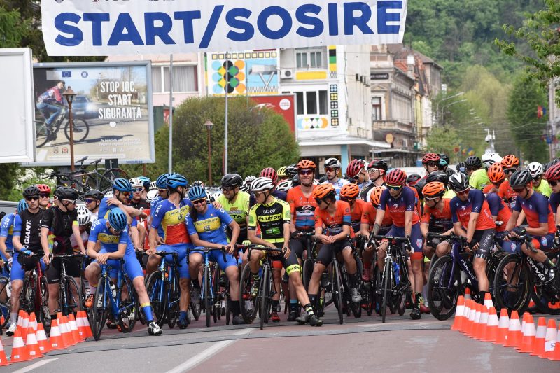 Săptămâna cicliștilor în Valea Jiului se deschide cu „Turul Văii Jiului – Ținutul Momârlanilor”