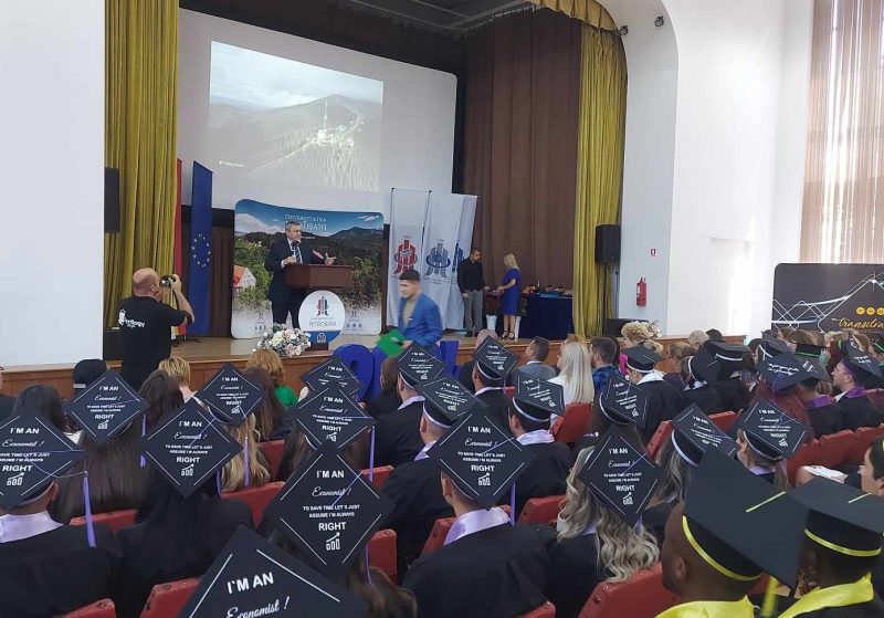 La Universitatea din Petroșani s-a cântat ”Gaudeamus igitur!” și pentru absolvenții promoției 2024 de la Facultatea de Științe