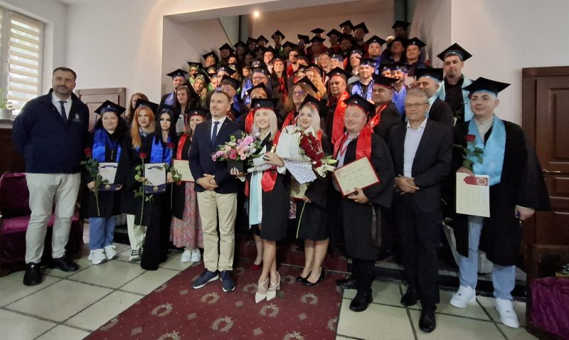 Sărbătoare la final de studii academice, pentru generația 74 a Facultății de Mine de la Universitatea din Petroșani