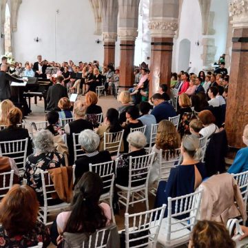 Emoționant concert de muzică clasică susținut de Răzvan și Andreea Stoica la Castelul Corvinilor