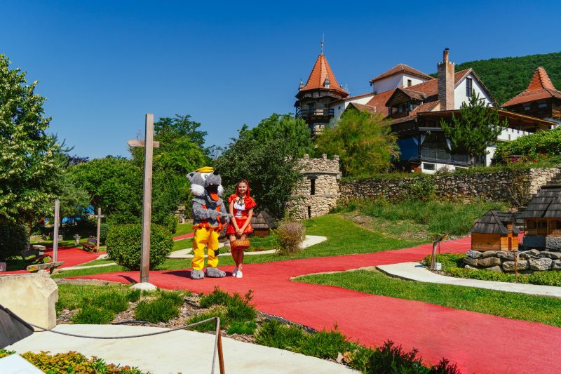 Sărbătorește-ți copilul într-un decor de vis cu facilități de top la Castelul Lupilor Transilvania