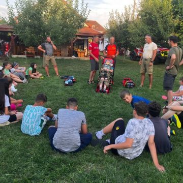 Tehnici de salvare montană prezentate de Salvamont Hunedoara în „Tabăra Junior Ranger”