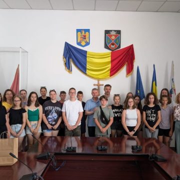 Tabără de reciprocitate pentru copiii din localitățile înfrățite Petroșani și Várpalota