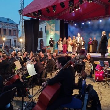 ”Opera Nights” sub semn aniversar, cu spectacol de gală în Piața Victoriei din Orăștie