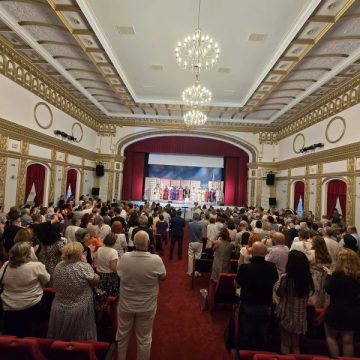 Spectacolul “Madama Butterfly” de Giacomo Puccini, aplaudat la scenă deschisă la Hunedoara