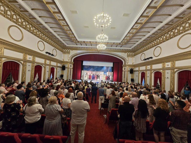 Spectacolul “Madama Butterfly” de Giacomo Puccini, aplaudat la scenă deschisă la Hunedoara