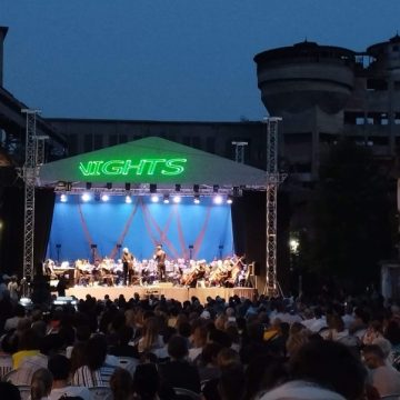 Explozie de sunet și lumină la Exploatarea Culturală Petrila, în emoționantul spectacol „Rock`n`Opera”