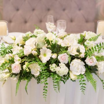 Aranjamente florare de nuntă: Idei creative pentru un decor de excepție