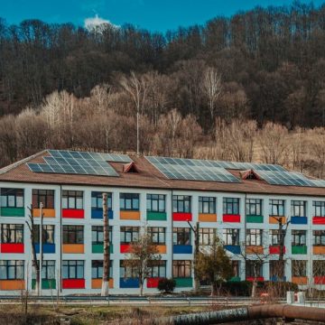 Procent de promovare al examenului de Bacalaureat de aproape 80% pentru absolvenții Liceului Tehnologic „Retezat” Uricani