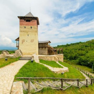 Sărbătoare cu domnițe și cavaleri, în weekend, la „Festivalul Cetății Medievale Mălăiești”