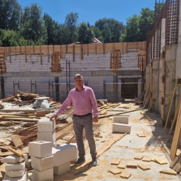 Elevii din Lupeni vor începe noul an educațional în școli renovate și dotate la standarde europene