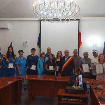 Tineri vulcăneni cu activitate sub semnul excelenței, distinși cu titlul de cetățean de onoare al municipiului Vulcan