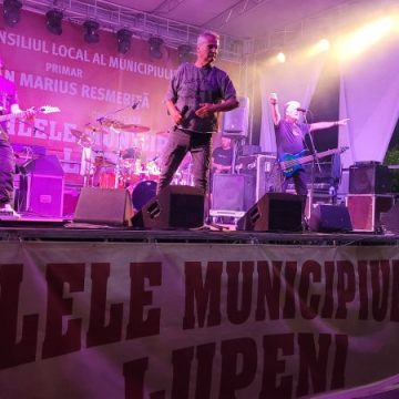 Sărbătoare cu muzică bună și distracție la maxim, la ”Zilele Municipiului Lupeni” ediția 2024