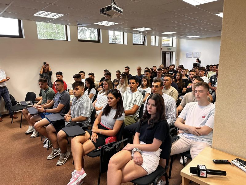 În stațiunea Geoagiu Băi a început prima ediție a taberei „Mândri de valorile României”