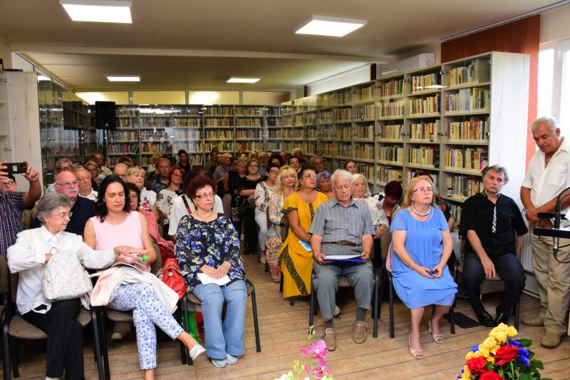 Versuri și cuvinte frumoase dedicate „Zilei Limbii Române” de scriitorii hunedoreni