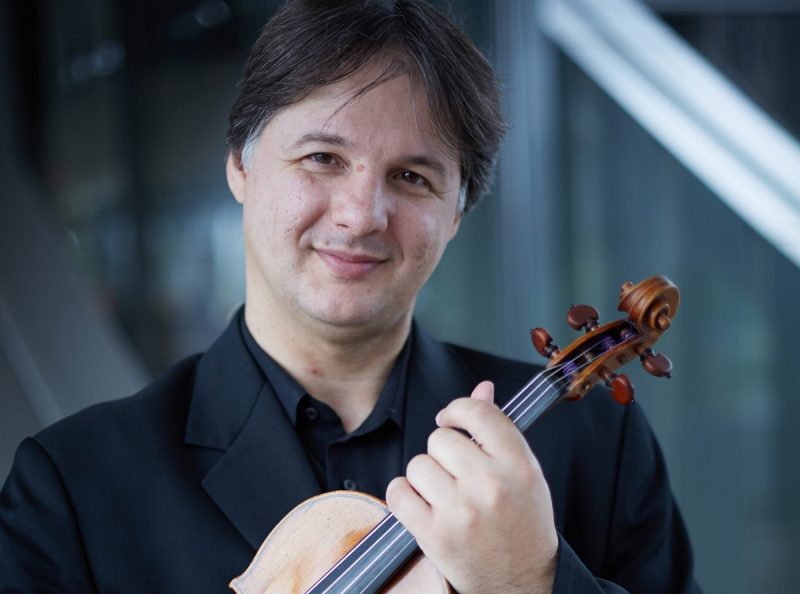 Marele violonist român Liviu Prunaru va susține un recital de excepție la București alături de Valentin Șerban, câștigătorul ediției a XVII-a a Concursului Enescu