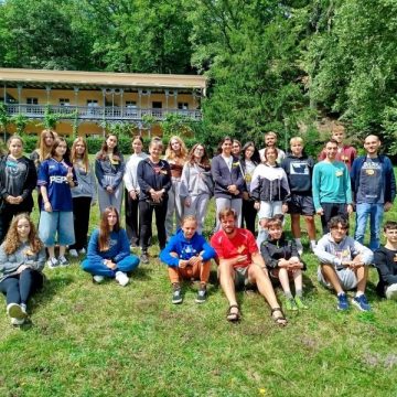 Voluntarii Geoparcului Țara Hațegului au parte de un an aniversar plin de proiecte și realizări la nivel național și internațional