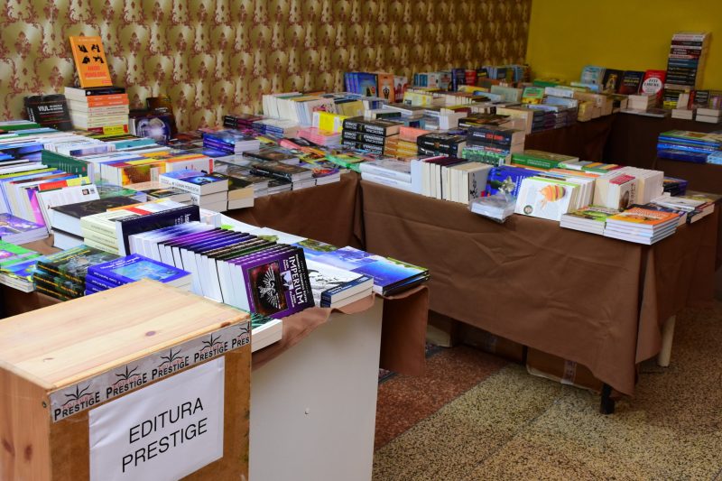 Parte de carte pentru iubitorii de lectură la o nouă ediție a ”Salonului Hunedorean al Cărții” de la Deva