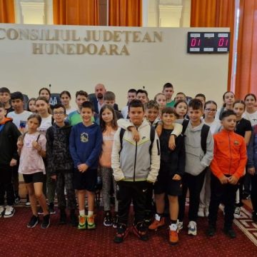 ”Școala Altfel” la Consiliul județean Hunedoara
