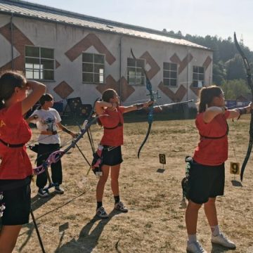 Baza ”Anena” din Aninoasa a găzduit Campionatul Național Outdoor la tir cu arcul, rezervat categoriilor de seniori, U21 şi Master