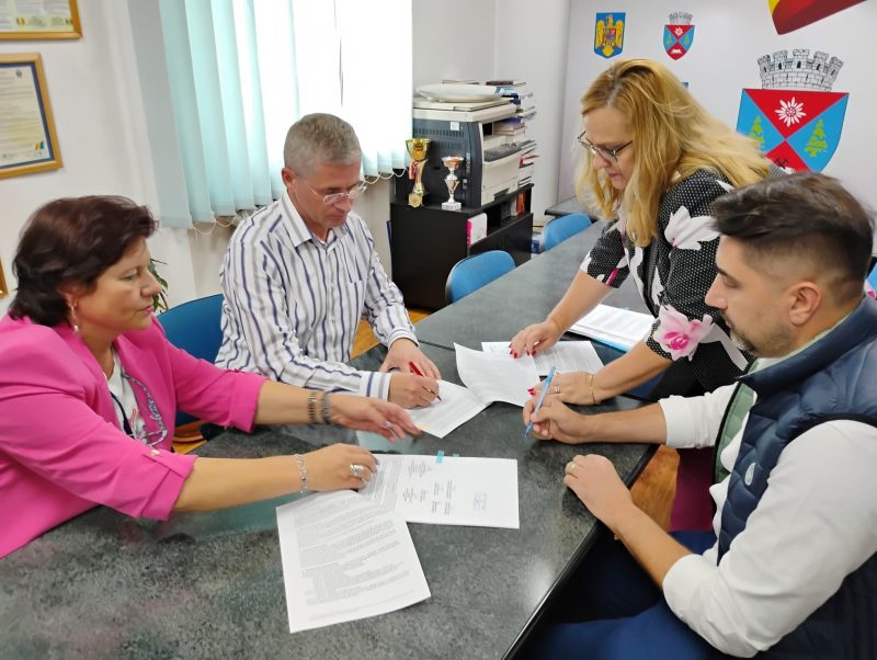 Contracte de finanțare pentru eficientizarea energetică a altor două blocuri din centrul municipiului Petroșani