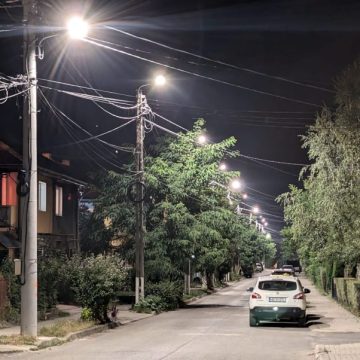 Mai multă lumină, pe timp de noapte, pe străzile din Petroșani