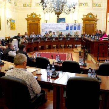 Problemele localităților rurale hunedorene, abordate în reuniunea Asociației Județene a Comunelor