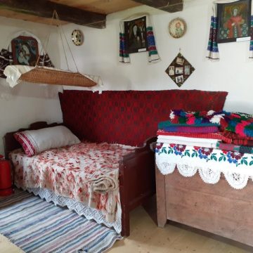 „Omagiu satului zărăndean” la Expoziția de Istorie Locală și Etnografie din Brad