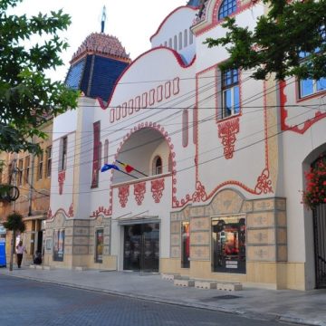 Teatrul de Artă din Deva deschide noua stagiune cu piesa „Blinding Love”