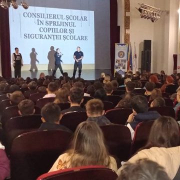 Activități educative privind combaterea delincvenței juvenile, infracționalității în mediul școlar și traficului de droguri, la Lupeni și Uricani