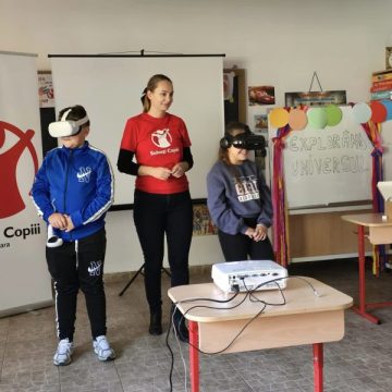 Micuții de la „Salvați Copii” Petrila au învățat și s-au distrat „Explorând Universul”