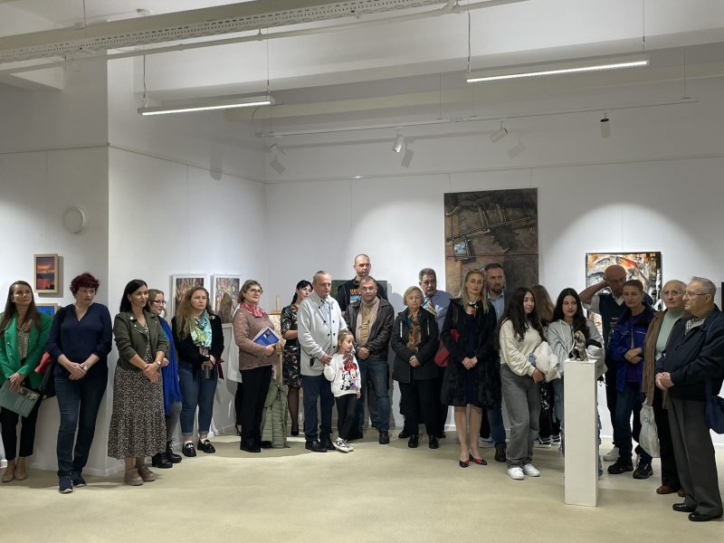 Salonul „ProfArt – Eleganța culorii”, expoziție de artă plastică la Deva