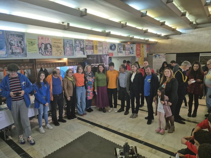 Peste 150 de absolvenți și-au găsit un loc de muncă la bursa dedicată lor de AJOFM Huneodara