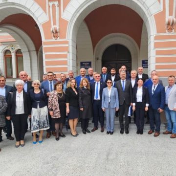 Liberalii hunedoreni și-au depus candidaturile pentru alegerile parlamentare