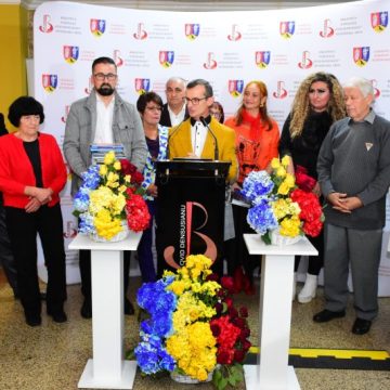 Moment literar emoționant al scriitorilor din Valea Jiului la Salonul Hunedorean al Cărții de la Deva