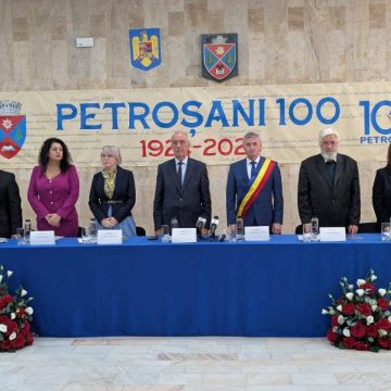 Noii aleși în administrația publică locală de la Petroșani au depus jurământul de învestitură