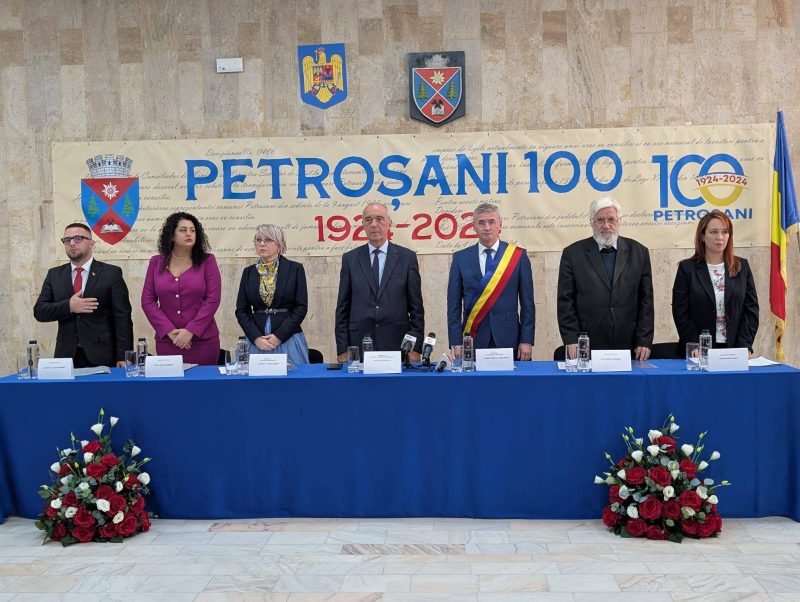 Noii aleși în administrația publică locală de la Petroșani au depus jurământul de învestitură