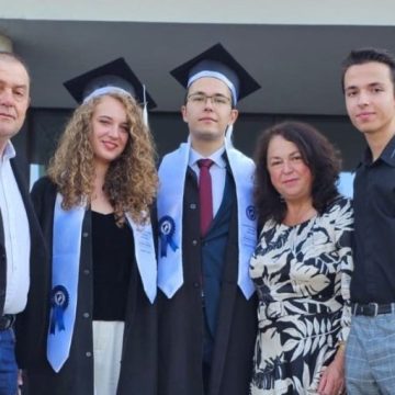 Mihnea Sebastian Țăranu din Petroșani, șef de promoție al Universității de Medicină și Farmacie „Carol Davila”